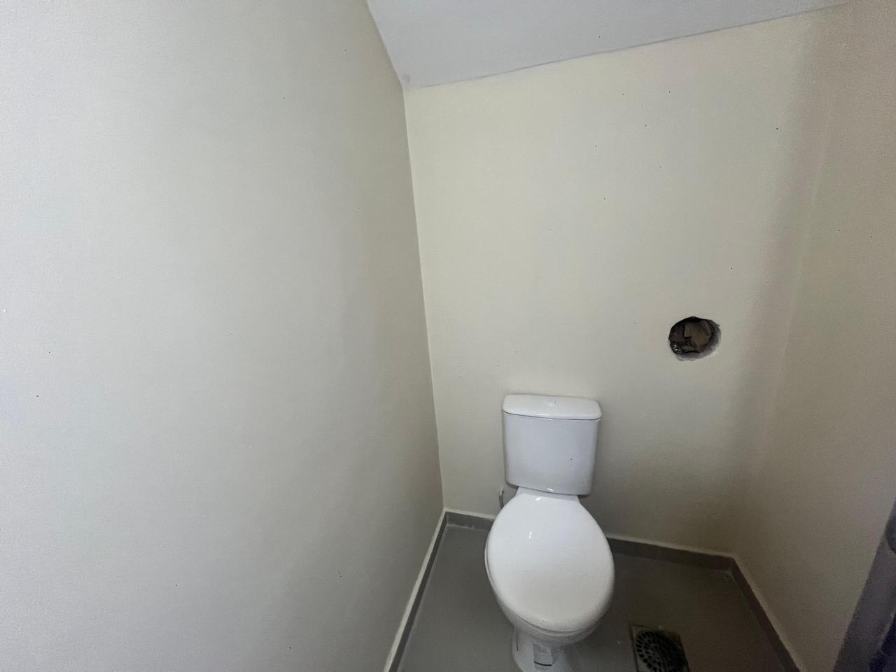 ALQUILO AMPLIO SALÓN COMERCIAL EN LUQUE – LOMA MERLO ZONA RAKIURA — foto 2