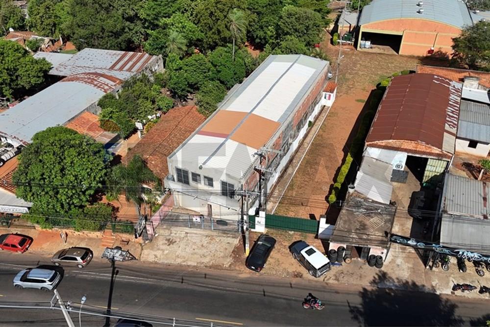 EN VENTA SALÓN CON DEPÓSITO — foto 2
