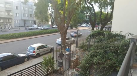 Excelente Casa Bv. Artigas Y Bv. España.