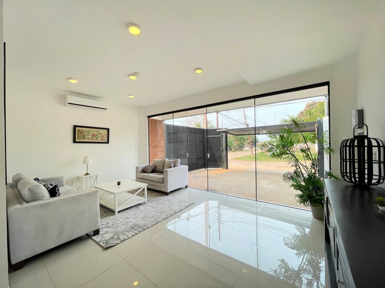 ALQUILO TRIPLEX AMOBLADO EN MARIANO ROQUE ALONSO — foto 3