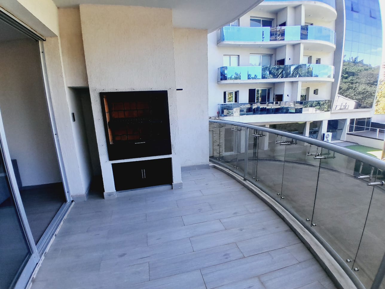 Alquilo Hermoso y Amplio Dpto Amoblado de 2 Habit en Suite en Mburucuya — foto 3