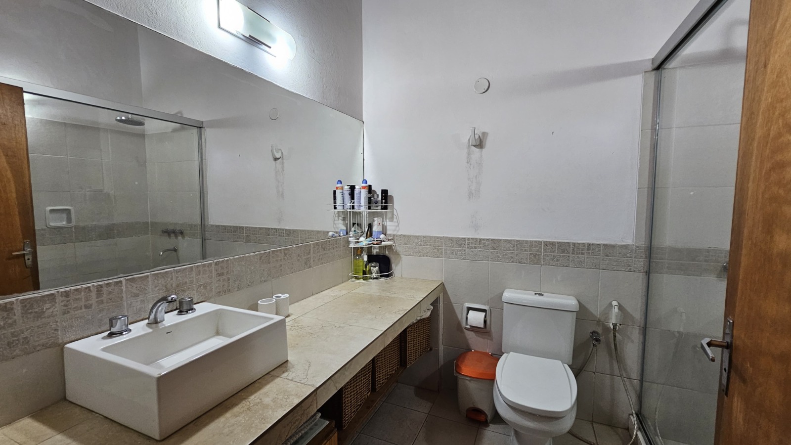 En Alquiler Hermoso Chalet En Barrio Mburucuya — foto 3