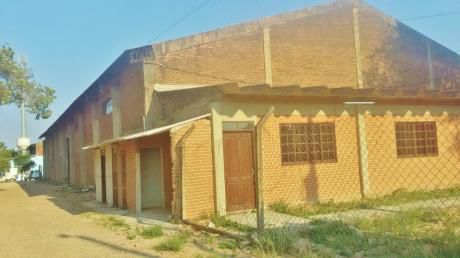 Amplio Galpón En Alquiler, Zona Del Parque Industrial