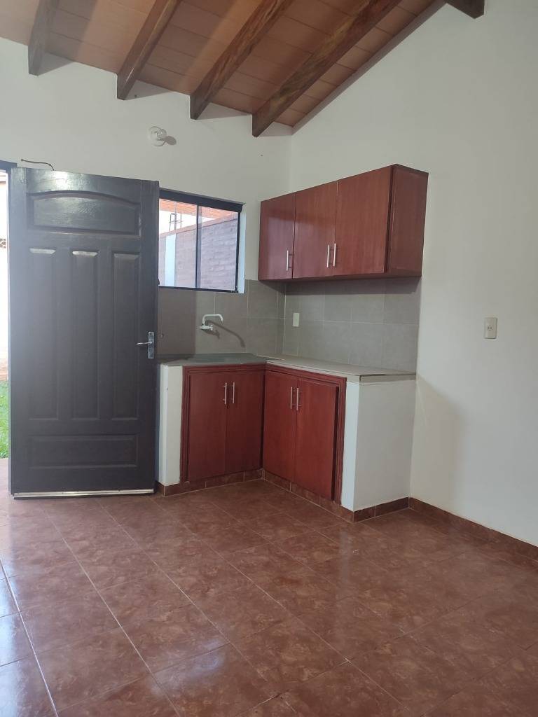 ALQUILO CASA EN ISLA BOGADO LUQUE — foto 3