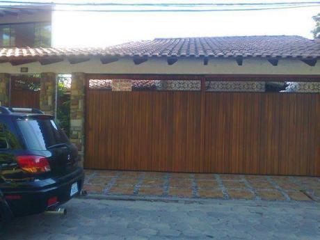 Casa En Venta Ubicada En B/urbari, Sobre Av. Principal
