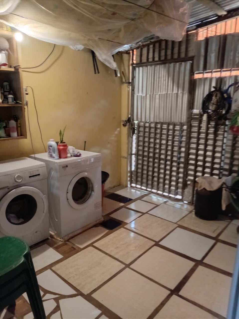 VENDO CASA EN BARRIO SANTA LIBRADA ÑEMBY — foto 3