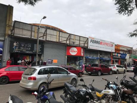 Local Comercial En Alquiler En Arenal Grande Y M. Garcia.