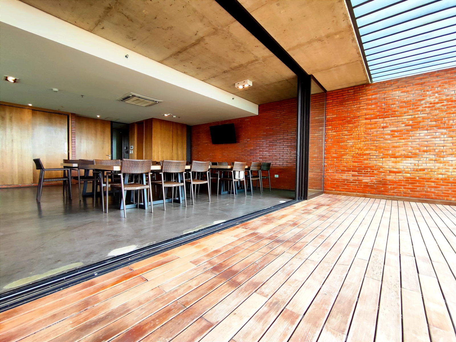 VENDO HERMOSO DPTO EN CONDOMINIO BERNARDINO — foto 2