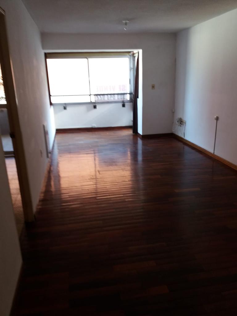 Venta Apartamento En Tres Cruces, 2 Dormitorios y 2 Baños