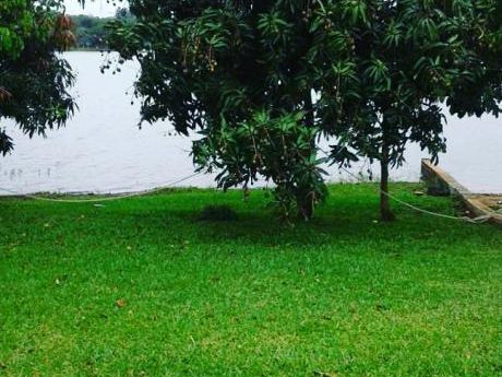 Lote Que Llega Al Lago