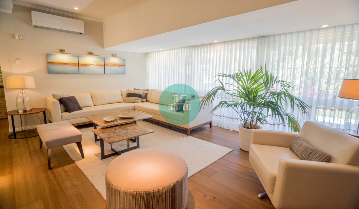 Venta y Alquiler Anual Importante Casa 6D Mansa Punta con Piscina climatizada