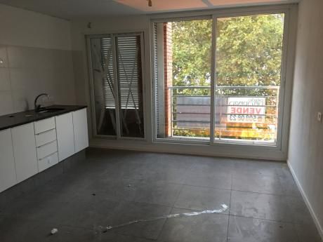 Maldonado Y Paraguay. 2 Dorm/balcon/tza Lavadero