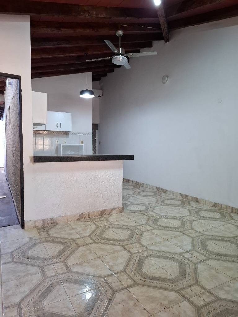 ALQUILO CASA DE UNA PLANTA EN EL CENTRO DE LUQUE . ID 46246 — foto 3