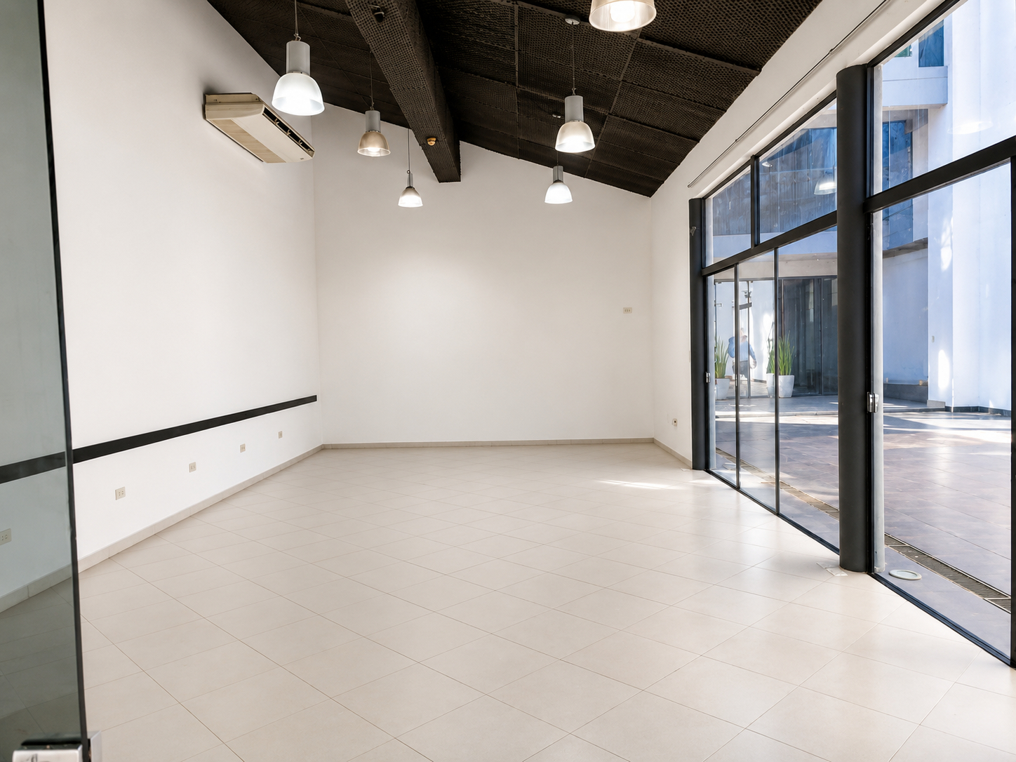ALQUILO OFICINA 50 M2 — foto 2