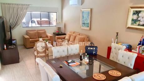 Alquilo Hermosa Casa Con Piscina, Completamente Amoblada, Mariano Roque Alonso