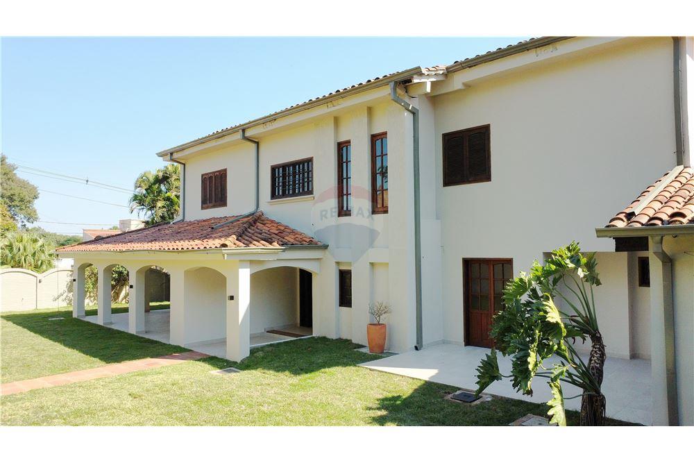 Alquilo amplia y fina residencia en Los Laureles — foto 2