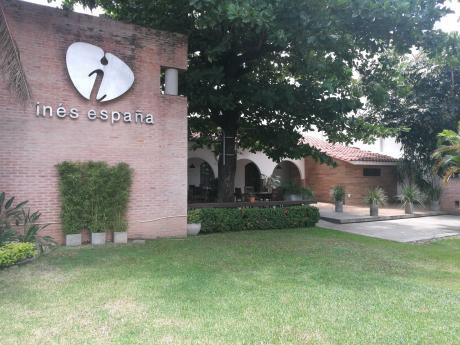 Hermoso Local Comercial Con Importante Trayectoria