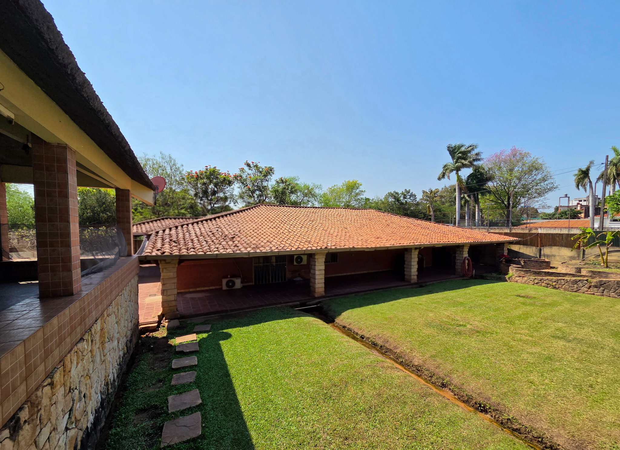 EN ALQUILER - AMPLIA CASA EN FERNANDO DE LA MORA ZONA NORTE — foto 3