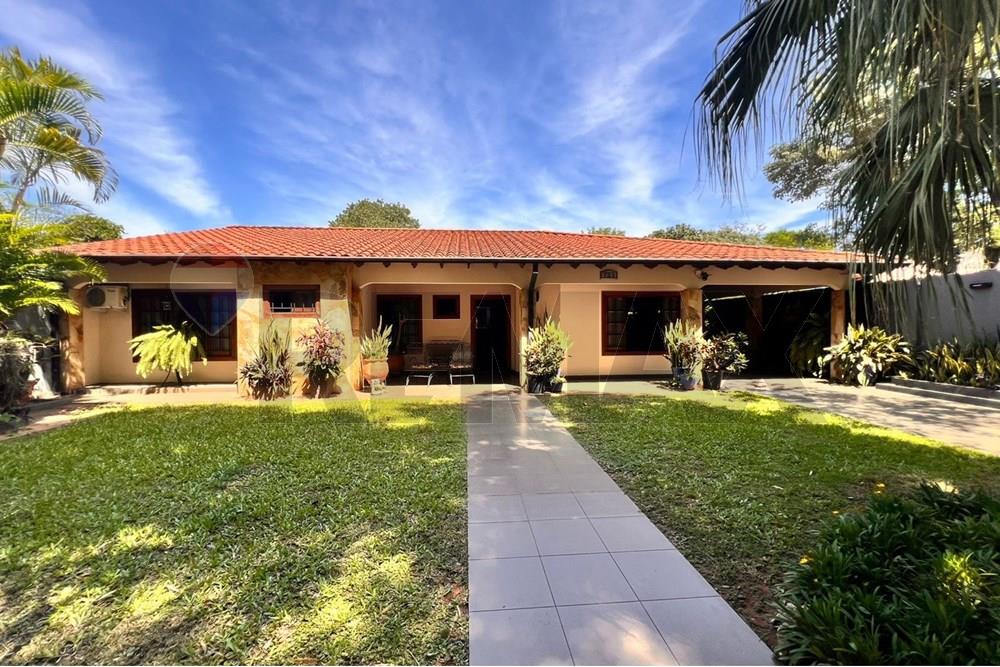 Casa en venta en Luque