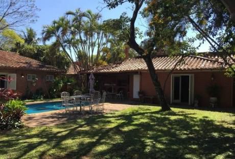 Casa Toda En Planta Baja En Mburucuya 1140 Metros De Terreno