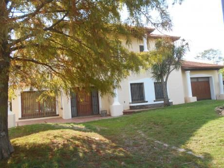 A Metros Del Mar Y Servicios. 4 Dormitorios 2 Baños Alquiler Solymar