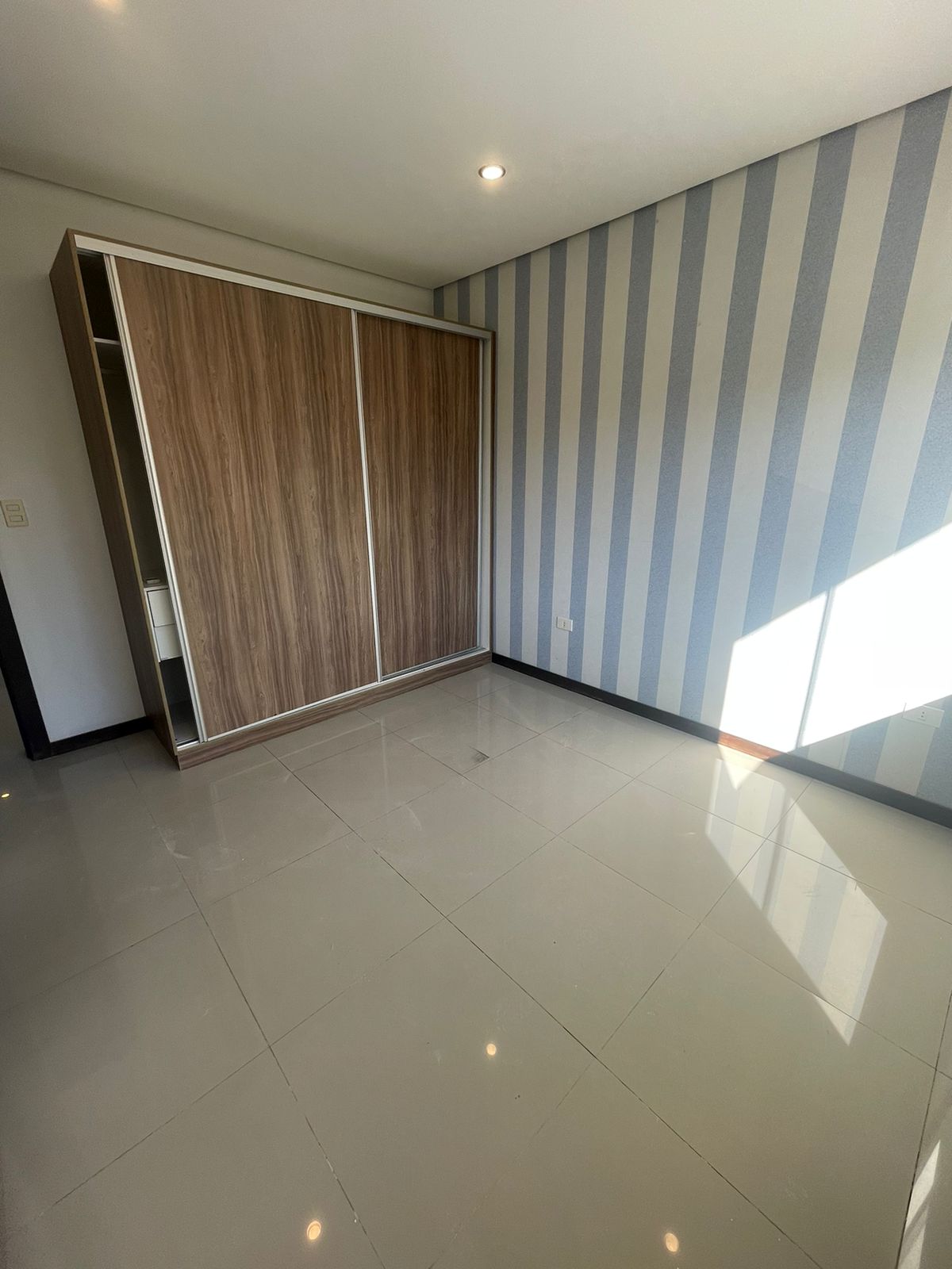hermosisima y buen precio. casa en alquiler en Lambare — foto 3