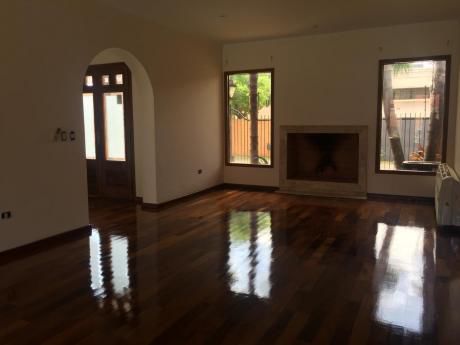 Ycua Sati, Detrás Del Paseo La Galeria, Amplia Residencia.