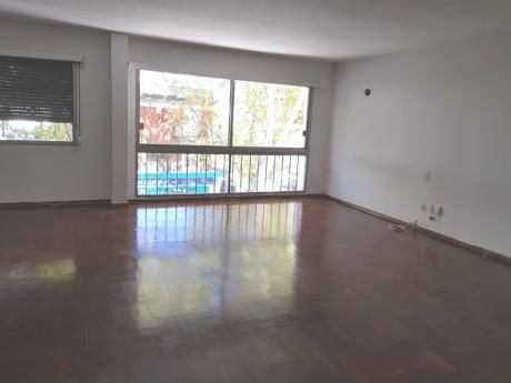 Oportunidad - Amplio Living Comedor, Estar, Con Cochera