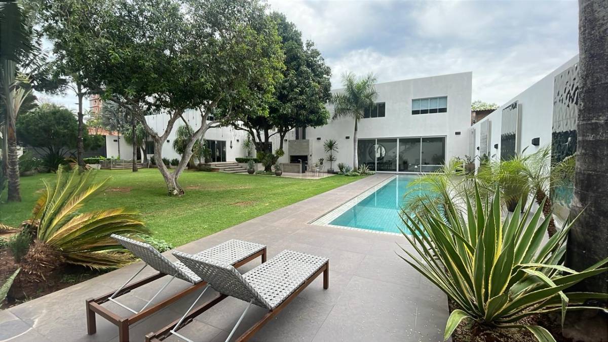 ALQUILOEXCLUSIVA CASA MODERNA TOTALMENTE AMOBLADA — foto 3