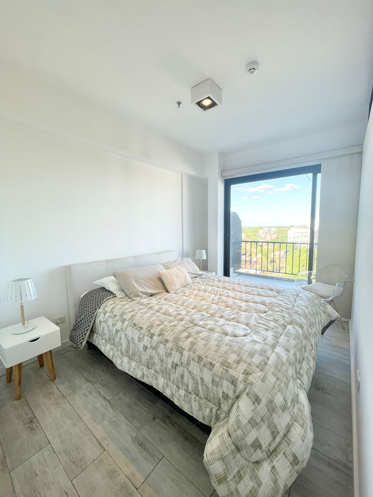 En Alquiler Hermoso Monoambiente Amoblado En Barrio Jara A150- — foto 3