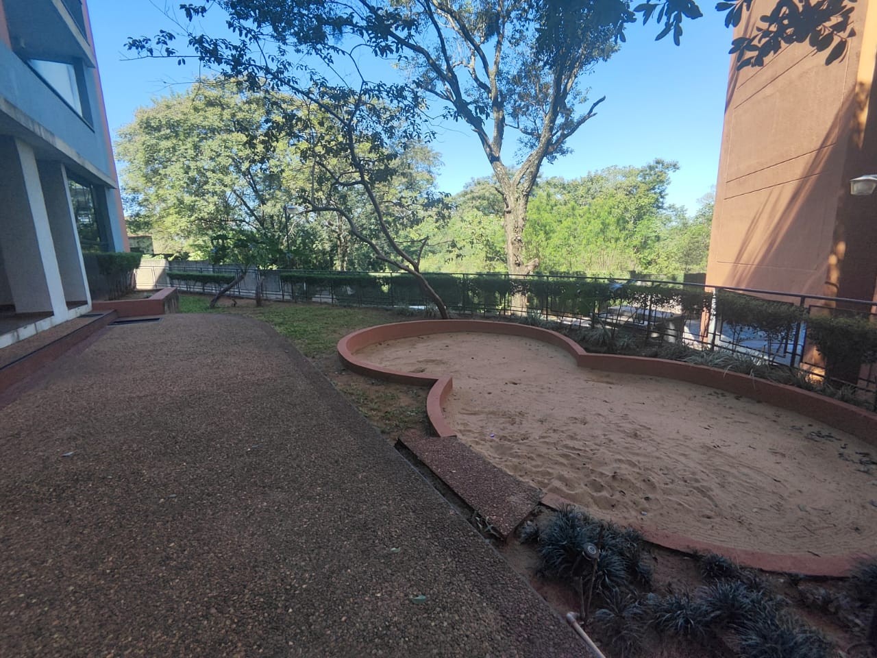 ALQUILO DEPARTAMENTO AMOBLADO EN PARQUE PINAR-ÑEMBY — foto 3