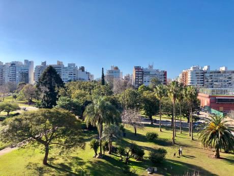 Apartamento En Venta. 3 Dormitorios Y Servicio. Villa Biarritz!