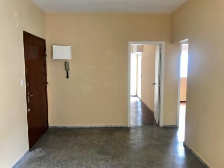 En El Corazón Del Prado, Apartamento Muy Prolijo.