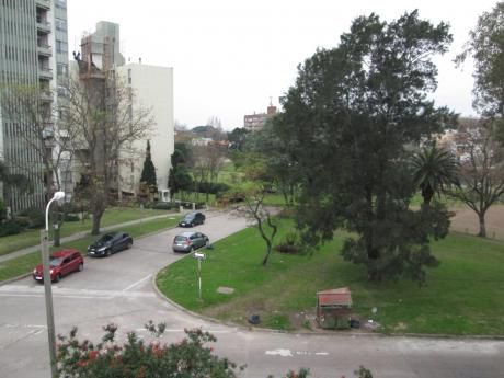 Estrene Sobre El Parque Baroffio
