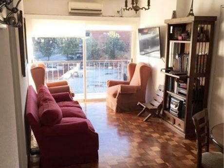 Lindo Apartamento 2 Dormitorios, En Piso Alto, A Metros De 18 De Julio !!