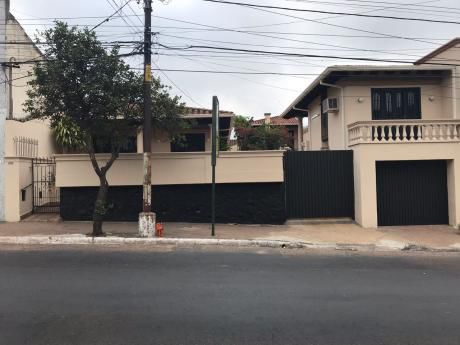 Alquilo Propiedad Especial Para Oficina.
