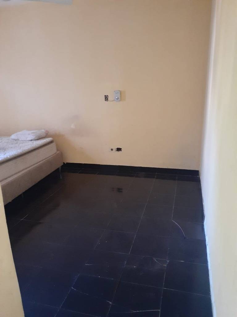 Vendo casa en Barrio Jara, tu próxima oportunidad en inversión — foto 2