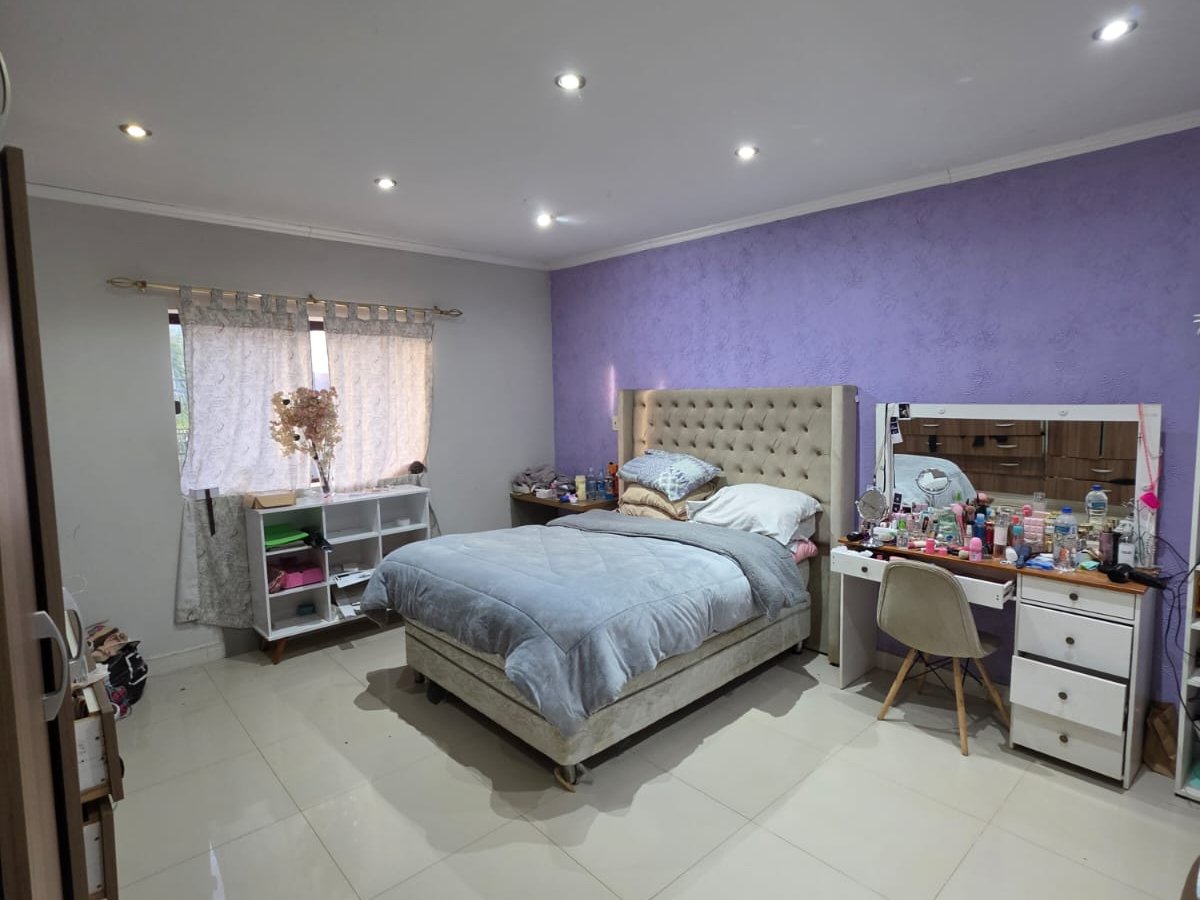 VENDO IMPONENTE CASA DE 5 DORMITORIOS EN EL CENTRO DE CONCEPCIÓN — foto 3