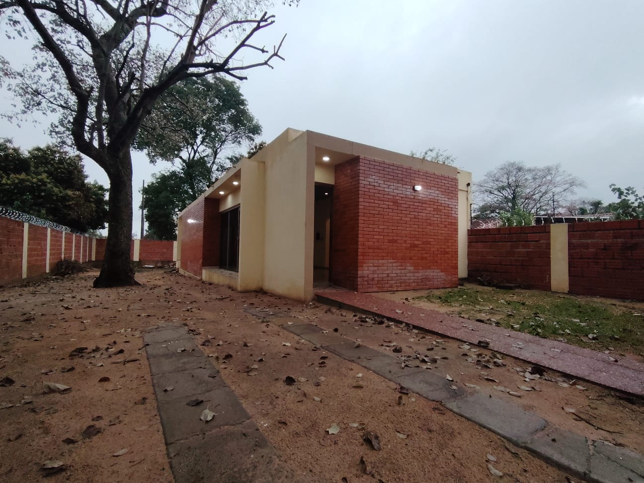 ALQUILER DE CASA EN MARIANO R. ALONSO B° M. AUXILIADORA — foto 2