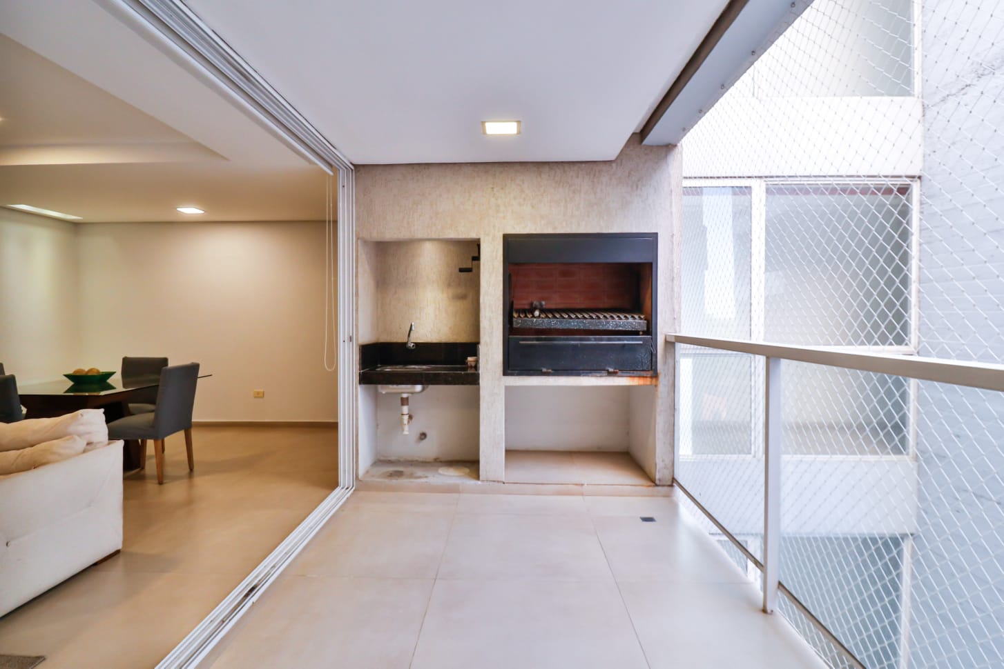 EN VENTA AMPLIO DEPARTAMENTO DE 2 HABITACIONES SOBRE PRIMER PRESIDENTE — foto 2