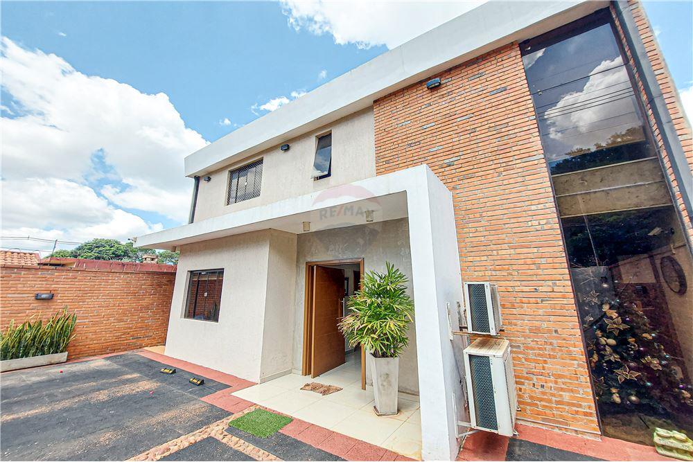 ALQUILO HERMOSA CASA EN LUQUE - TERCER BARRIO — foto 2