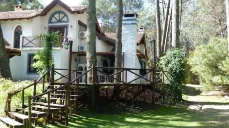Casa Muy Bien Equipada En El Complejo Privado Solanas Village.