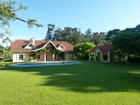 Gran Casa En Parque Burnett