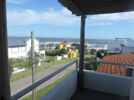 Casa En Alquiler Y Venta Bien Ubicada En El Centro De La Barra .