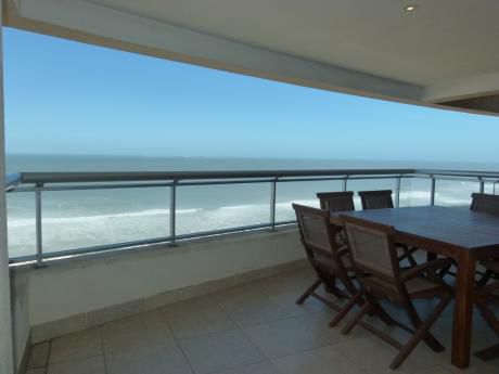 Departamento En Primera Fila De Playa Brava. Torre Premium