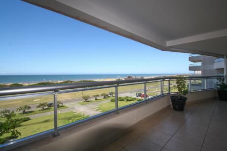 Torre Lobos, Departamento En Venta Y Alquiler, Barava Primera Linea, Punta Del Este