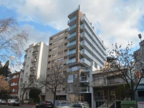 Monoambiente Al Frente Con Buena Ubicación En Barrio Pocitos.