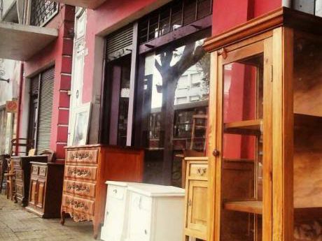 Alquiler De Dos Locales Comerciales