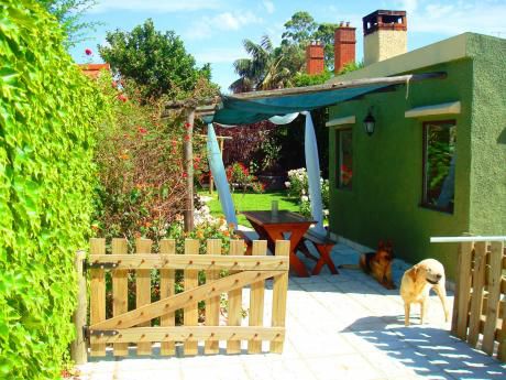 Preciosa Casa En Carrasco Con Piscina Y Bbq C/ Renta