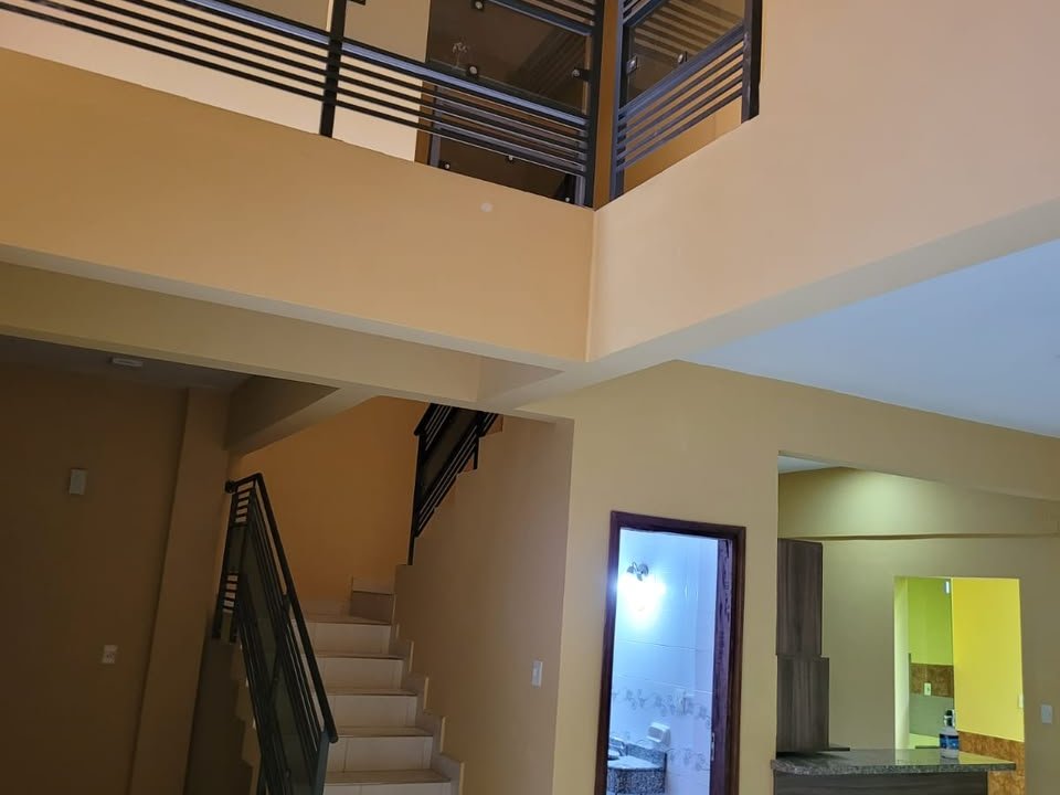 ALQUILO DUPLEX DE 3 DORMITORIOS EN LAMBARÉ — foto 3